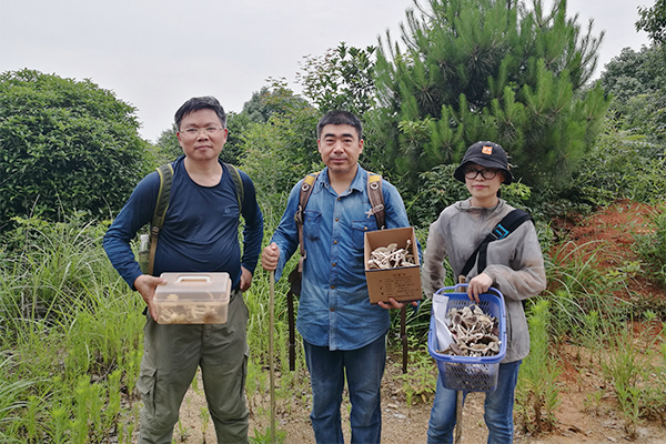 在宁乡县中毒现场采集样本